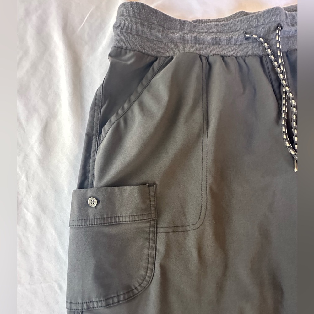 Women’s Columbia Athletic Capri Pants Med Gray Sz XL - Picture 4 of 13